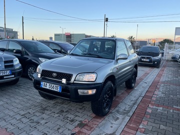 Cars: Toyota Rav4 LPG