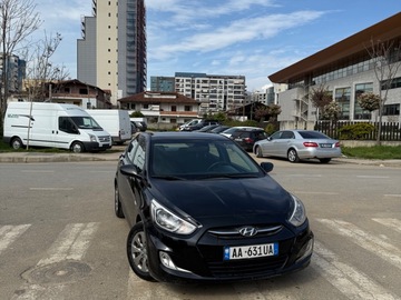 Cars: Hyundai Accent 2017