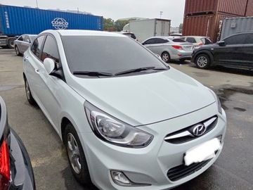 Cars: Hyundai Accent 