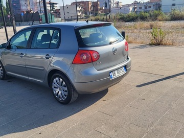 Cars: Wolkswagen golf 5