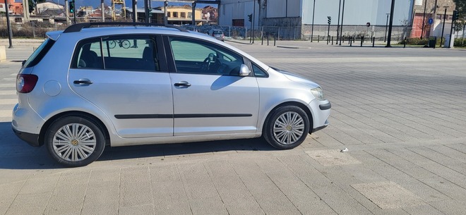 Wolkswagen golf 5 plus