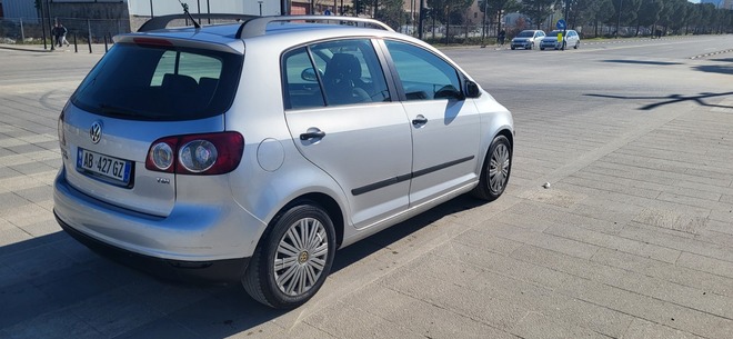 Wolkswagen golf 5 plus