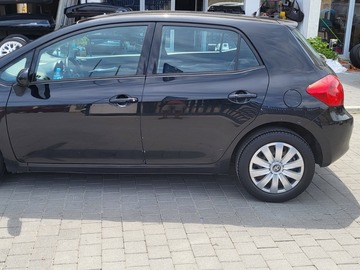 Cars: Toyta auris 