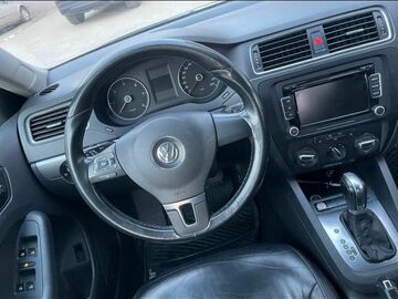 Auto: Wolswangen jetta