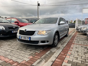 Auto: Skoda Superb