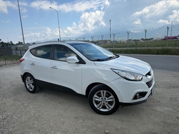 Cars: HYNDAI TUCSON  IX35 AUTOMATIC 