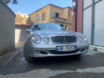 Cars: Mercedes-Benz (E Class Automatic E200)