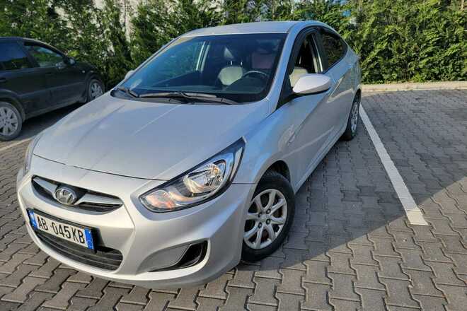 Hyundai Accent  Automatik (049)