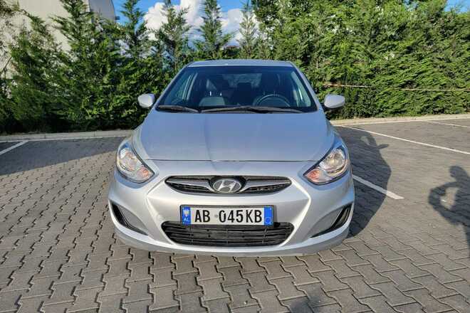 Hyundai Accent  Automatik (049)