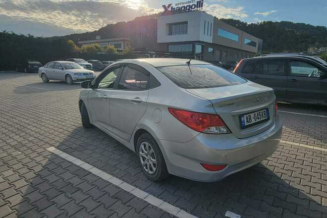 Hyundai Accent  Automatik (049)
