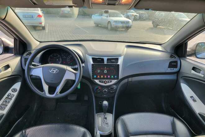 Hyundai Accent  Automatik (049)