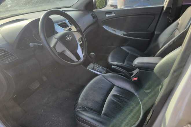Hyundai Accent  Automatik (049)