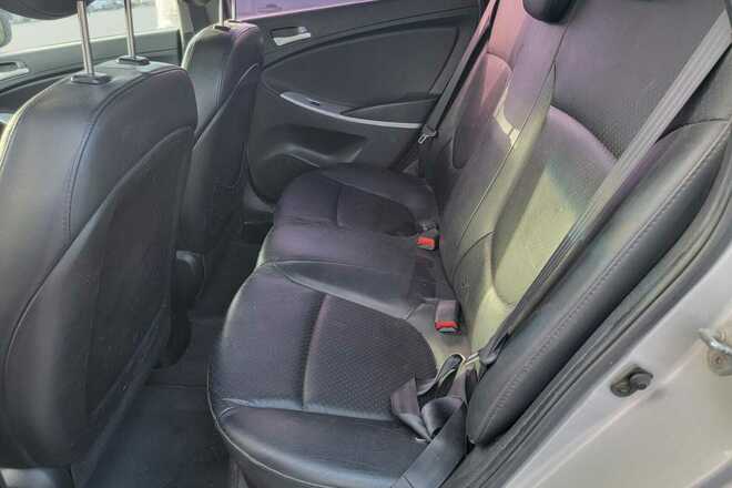 Hyundai Accent  Automatik (049)