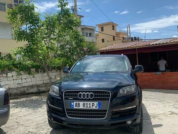 Cars: Audi Q7