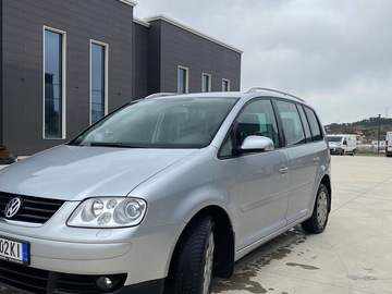 Cars: Volkswagen Touran 