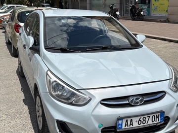 Makina: Hyundai accent- automatic 