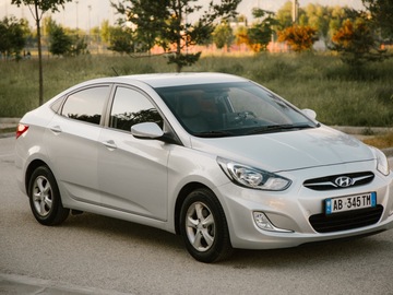 Makina: Hyundai Accent 2015