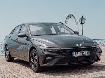 Makina: Hyundai ELANTRA