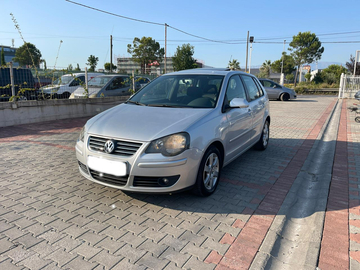 Makina: Volkswagen Polo 499
