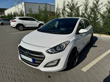Auto: Hyundai i30  Automatik (467)