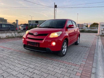 Cars: Toyota Urban Cruiser red , 4x4 , Diesel 1.4