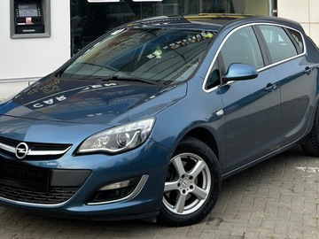 Makina: Opel Astra 2015