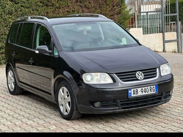 Cars: WOLKSWAGEN TOURAN