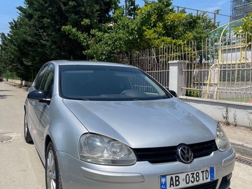 Cars: Volkswagen Golf 5