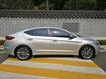 Cars: Hyundai Elantra