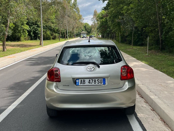Makina: Toyota Auris