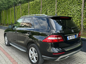 Cars: Mercedes Benz ML 