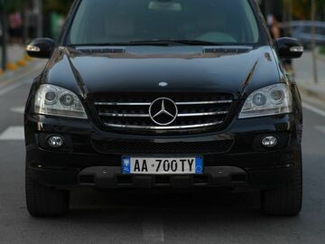 Cars: Mercedez Benz ML 320