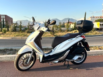 Cars: Piaggio Medley 125 CC ABS Automatic