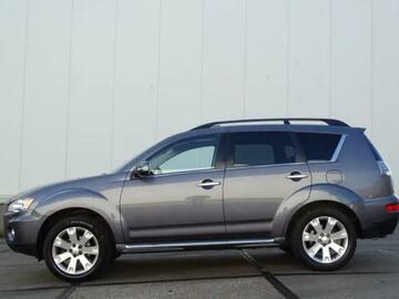 Cars: Mitsubishi Outlander 