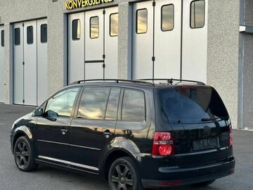 Cars: Volkswagen Touran(6+1)
