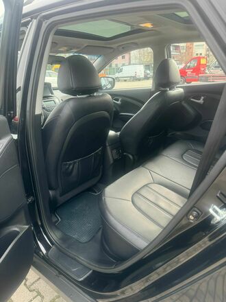 Hyundai Tuscon AB233SL