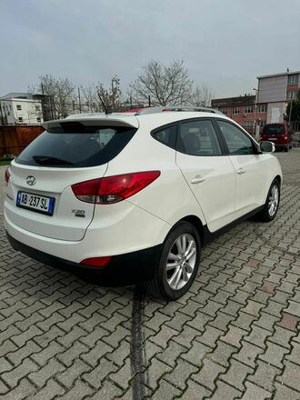 Hyundai Tuscon AB237SL