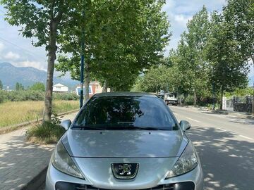 Cars: Peugeot 207 2012