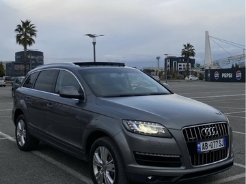 Cars: Audi Q7
