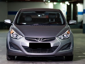 Auto: HYUNDAI AVANTE G