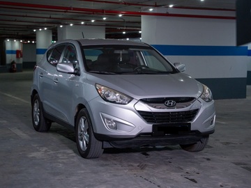 Auto: HYUNDAI TUCSON