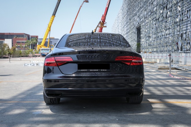 Audi A8 L