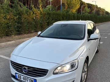 Cars: Volvo V60