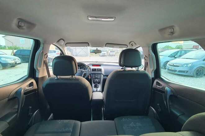 Opel Meriva white 