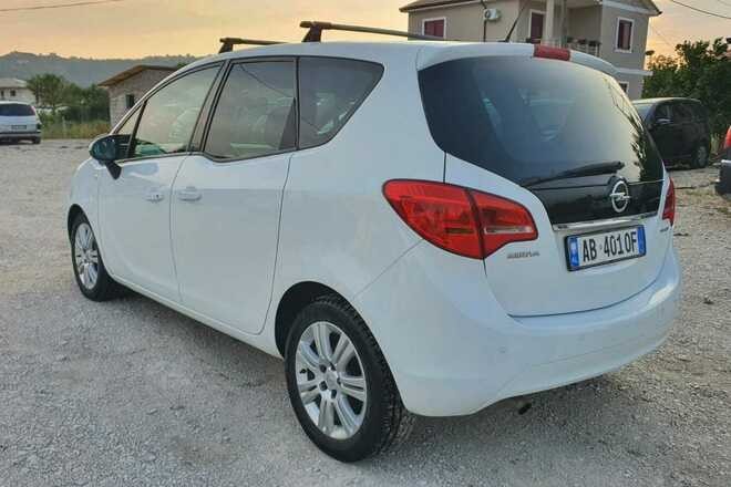 Opel Meriva white 