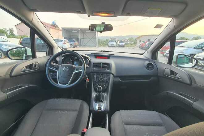Opel Meriva white 