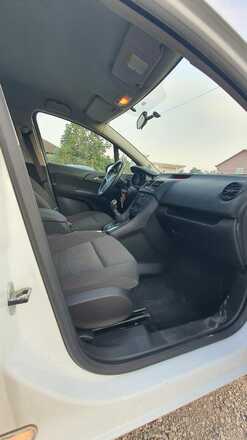 Opel Meriva white 