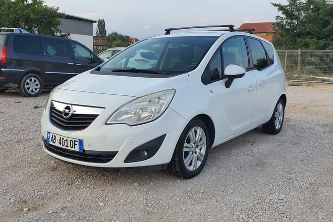 Opel Meriva white 