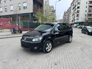 Cars: Volswagen Touran 6+1 