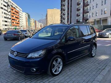 Cars: Touran 7 seats